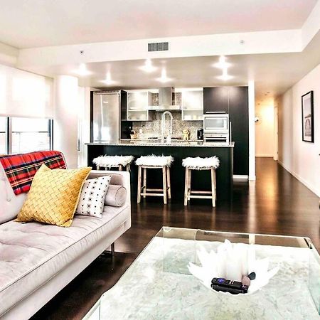 Victoria'S Best Location 2 Bedroom Luxe Condo Extérieur photo