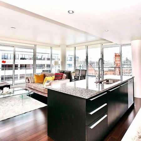 Victoria'S Best Location 2 Bedroom Luxe Condo Extérieur photo